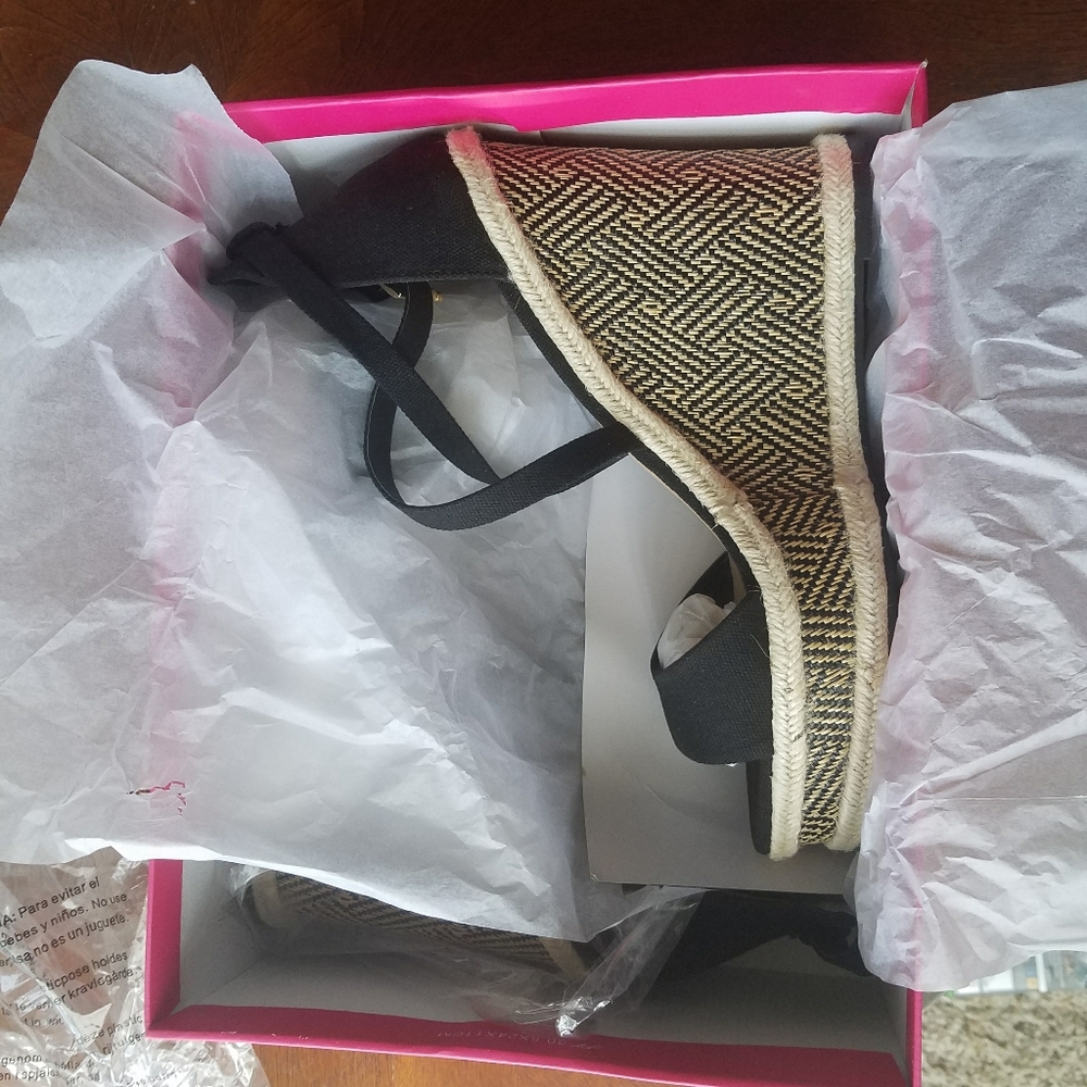 Size 11 black wedges